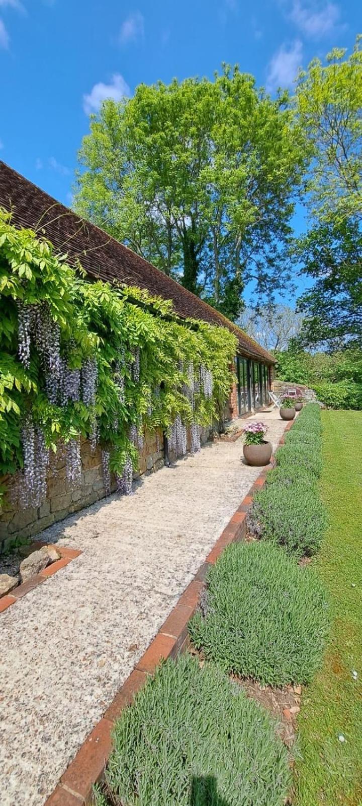 Halfway Bridge Hotel Midhurst Exterior foto